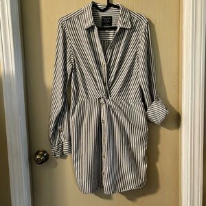 Abercrombie & Fitch striped twist front dress w/elastic stretch backing Sz S
